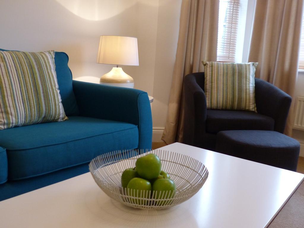 St Raphael House, City Centre Charming Apartments Basingstoke Eksteriør bilde
